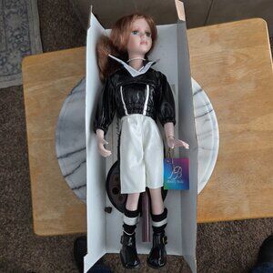 Nakita porcelain doll with Certificate Ashley Belle Collection w/stand NIB